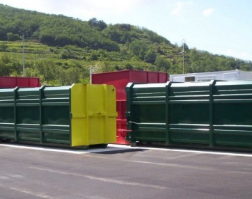 pretovarna postaja za sve vrste sabijenog otpada, kontejner 16–30 m³, prijevoz s rol kiperom