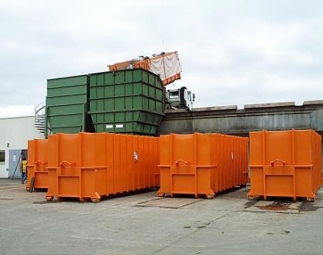 pretovarna postaja za sve vrste sabijenog otpada, kontejner 16–30 m³, prijevoz s rol kiperom